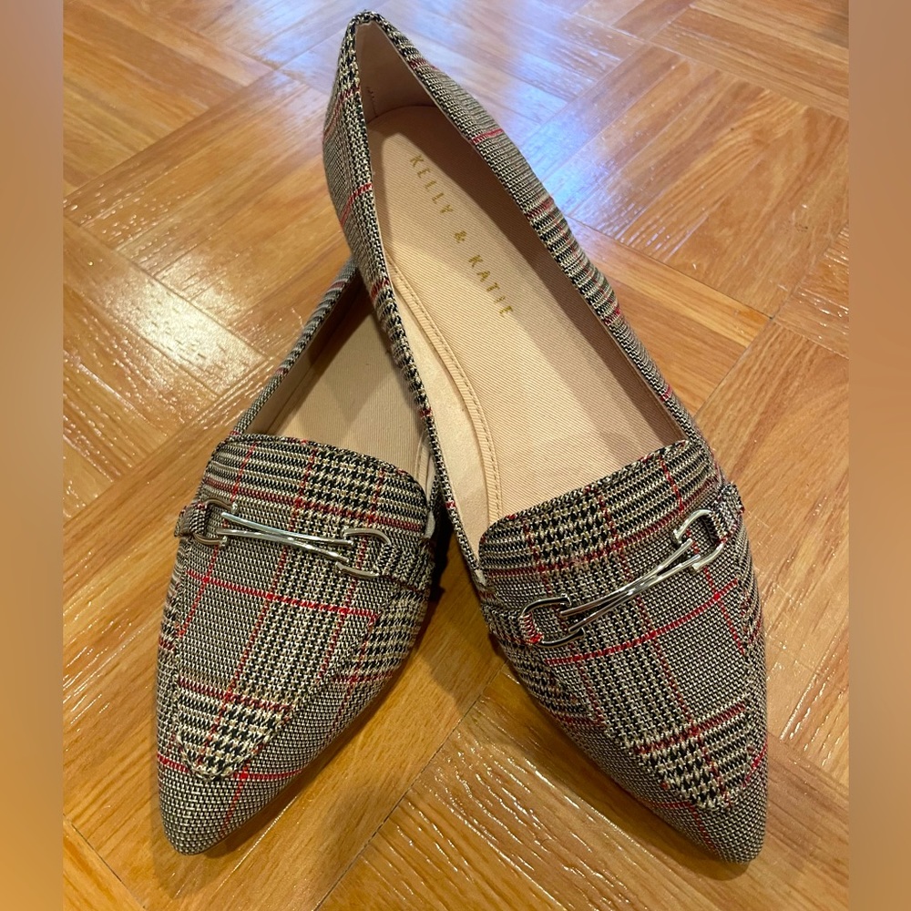 Jessica Simpson flat!